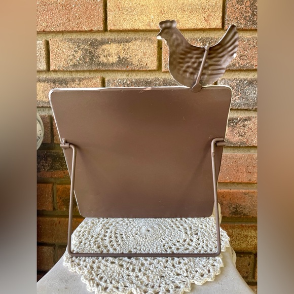 *Farmhouse Chicken Chalkboard Easel - Picture 5 of 15